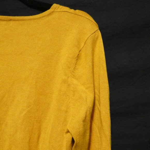 PREMISE STUDIO | large | Knit Lightweight Button Front Sweater - Picture 14 of 16